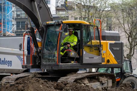 Electric construction equipment