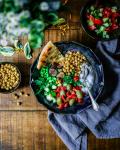 Vegetarian bowl with chickpeas and vegetables.